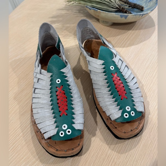 NEW Mexican Huaraches - white green and red, size 8 men’s - Picture 9 of 9